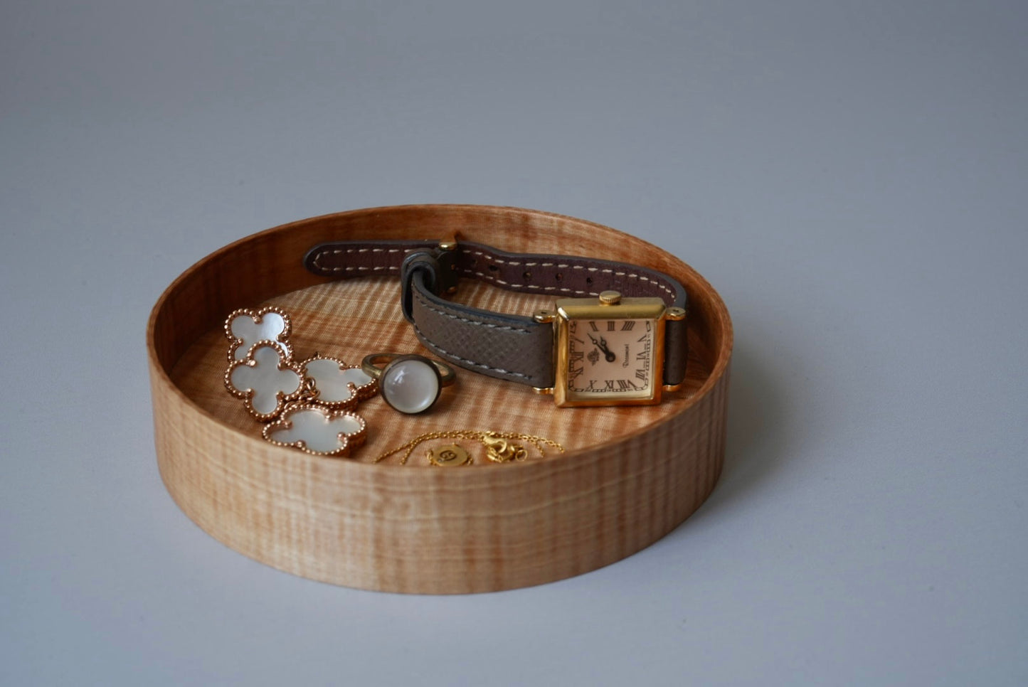 「宝石のように輝く栃縮杢」